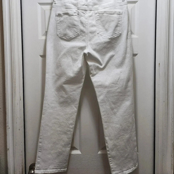 2 Gloria Vanderbilt Women's 12 Amanda Jeans Lot White Slimming Stretch - Nice! - Picture 3 of 11